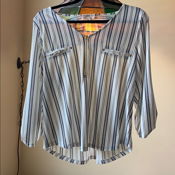 Top - Picture 2 of 2